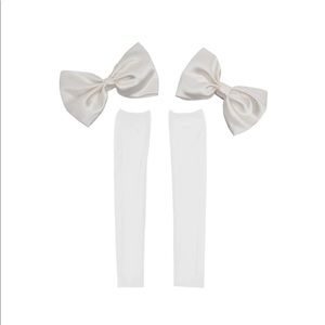 The Bar Blanc Bow and Sleeve set